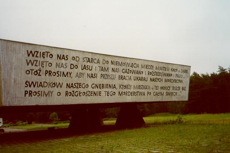 chelmno_monument3.jpg