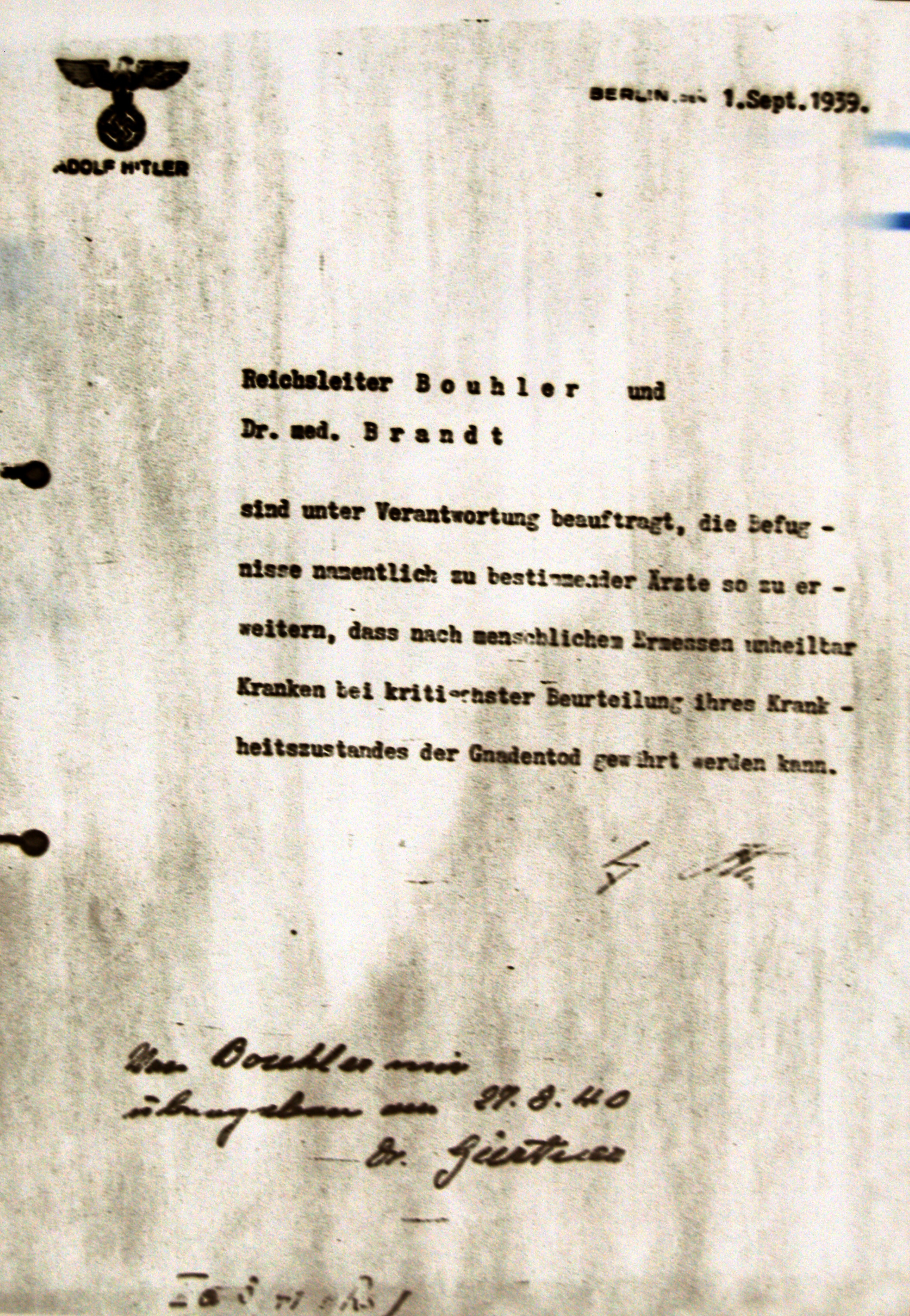 Fac-Simile: Hitler signe l'ordre pour la T4, Brandt