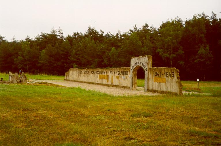 chelmno_wall.jpg